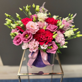 Aranjament "Sense" cu trandafiri și lisianthus