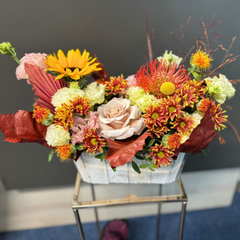 Aranjament floral “Rainy day" cu arome de toamnă