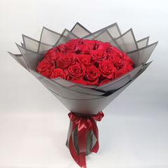 Creează-ți buchetul de trandafiri roșii