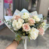 Buchet “Harmony” cu trandafiri cappuccino