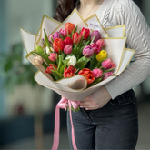 Buchet mixt cu 25 lalele