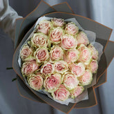 Creează-ți buchetul de trandafiri roz