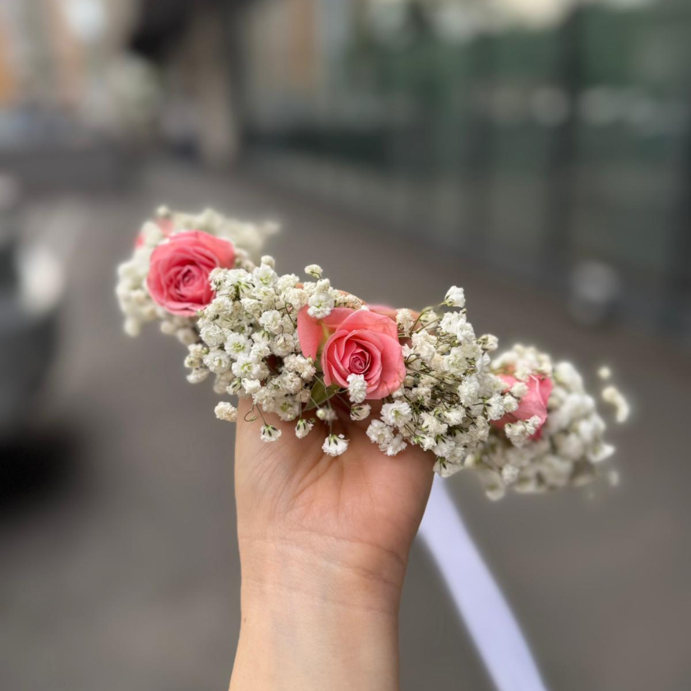 Coroniță reglabilă din floarea miresei (Gypsophila) si mini trandafiri roz