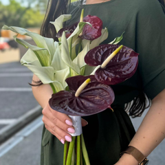 Bridal bouquet with roses and lisianthus