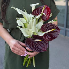 Bridal bouquet with roses and lisianthus