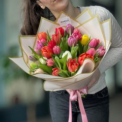 Buchet mixt cu 25 lalele