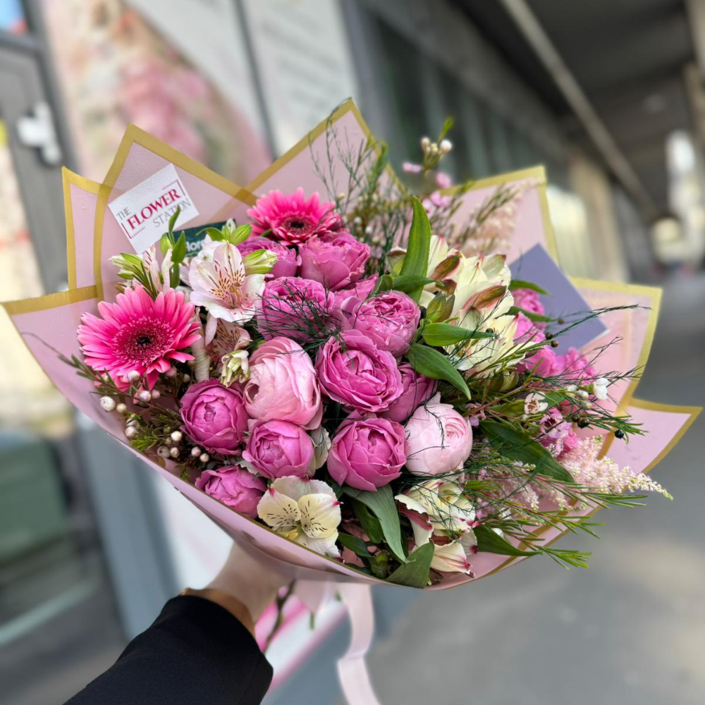 Buchet "Mathilde" cu mini trandafiri