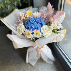 Buchet “Medeea” cu hortensie si alstromeria